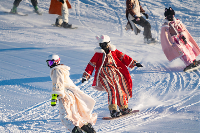 中国雪场成国际热门，入境订单飙涨130%，冰雪经济迎来黄金时代