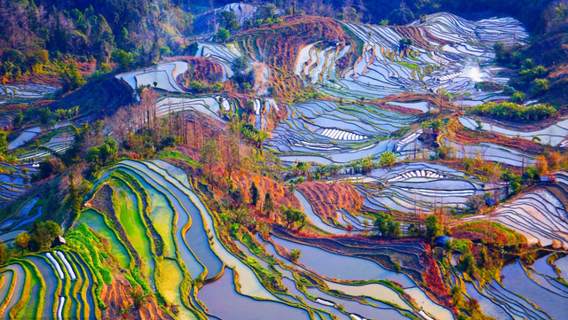 红河：流淌在红土上的文化长歌