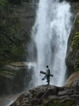 行禅遇上溜腿，在行走间练出传武身步真功夫