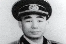 04年易耀彩儿子为父修坟，发现旁边多出新坟，范景阳：这是你张妈图片