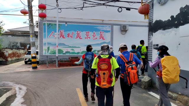石家庄鹿泉区铜冶镇南寨村冷泉-风动石环穿