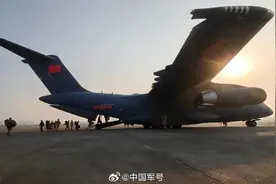 转扩！捐赠方式发布！韩红、黄晓明等为地震捐款捐物图片