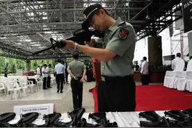 中国仿制武器反超美国原版，对俄出口后好评如潮，性能更强更便宜图片