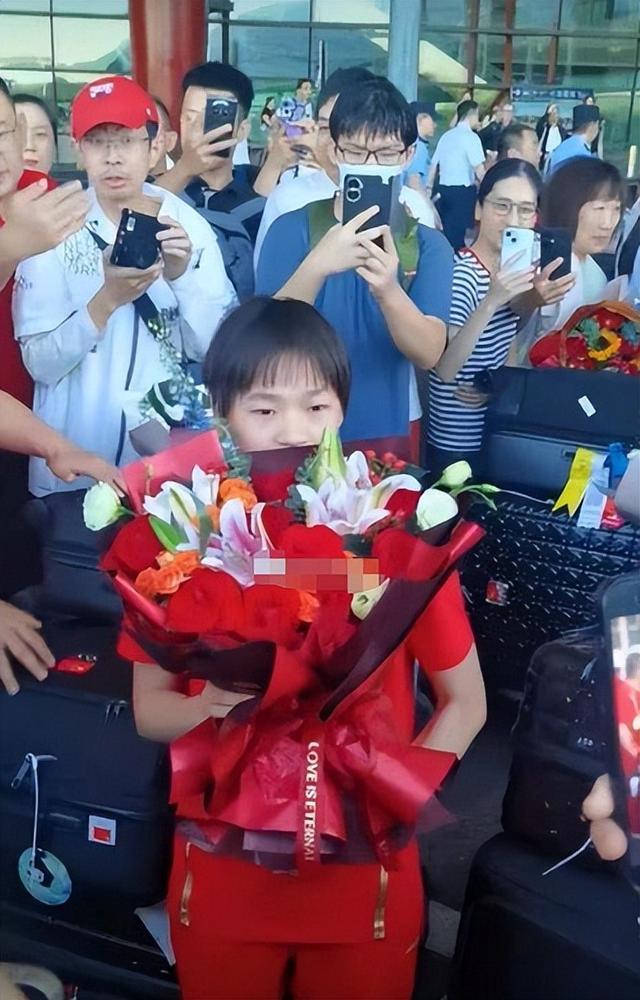 各有目的！全红婵家别墅正式封顶，令人不适的事发生，还不止一件