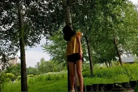 男朋友给拍的爆笑照片 网友:亲爱的，你过来，我保证不打死你图片