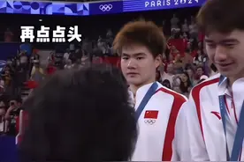 果然世界就是个巨大的卡颜局，羽联副主席都抵挡不住王昶的帅气！图片