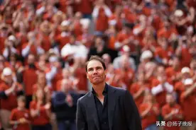 法网致敬纳达尔 传奇红土之王荣耀谢幕图片