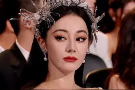 90花怼脸拍太精彩！热巴妆厚显老，杨紫状态绝佳，赵露思圆润发福图片