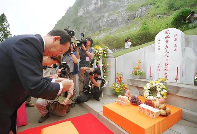 这就是蒋经国二儿媳黄美伦的真实样貌，颜值堪比明星，罕见老照片
