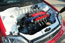 本田发动机为啥叫买发动机送车？修车工拆开气门室盖瞬间懂了！图片