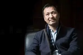 “插座一哥”地位不保？背后身价900亿的男人终于撑不住了图片