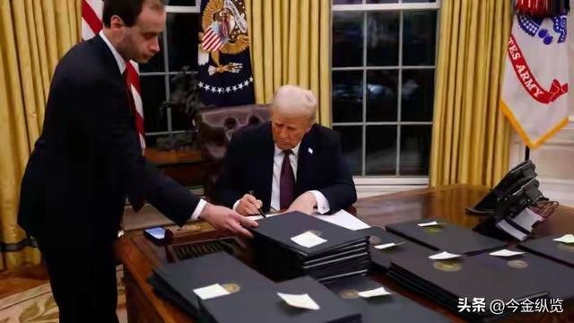 美中防务降温是烟雾弹？别被骗了！两种博弈布局，撕开美国真面目