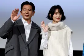 一场恋情瓜，暴露了赵丽颖的真实处境，原来张艺谋真的没说错图片