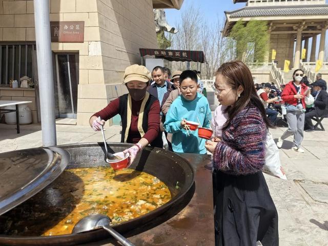 青铜峡大峡谷‖清明活动亮点纷呈获赞誉，四月峡谷春色正浓等您来