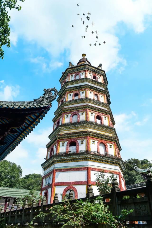 2025广东旅博会圆满落幕！韶关展厅展示非遗绝技+AI打卡、抽奖火出圈！实力诠释“天然氧吧，康养胜地”