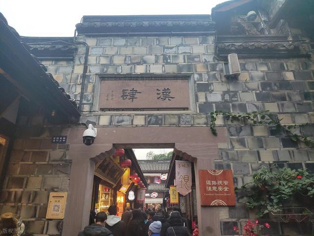 清明"黄金周"收官：出行半径超800公里，数据背后藏着什么信号