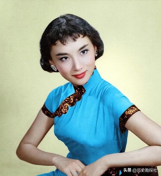 70年代，夏梦等人的罕见合影，她美得无可挑剔，堪称绝代佳人