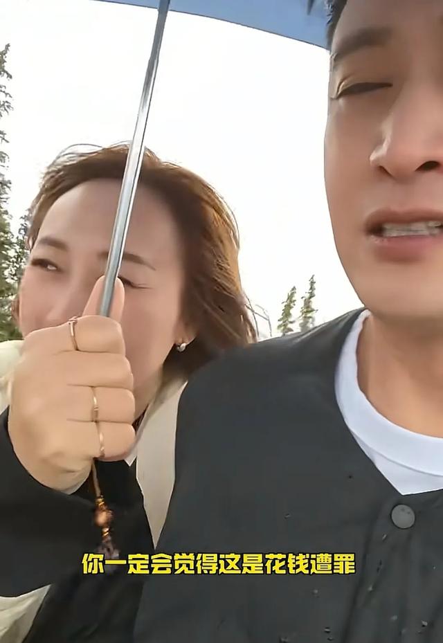 闯祸了！央视主持人国外游，携妻女高调炫海外生活，被骂网友骂惨