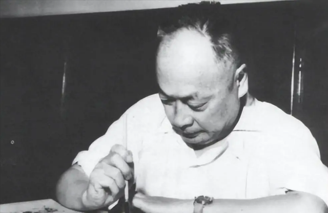 1955年蒋介石指着十大元帅名单，对夫人苦笑：这个人太厉害了！
