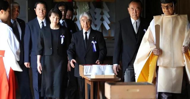 5架无人机围岛，中方不敢击落？反制手段就位，高世连拜鬼都不敢