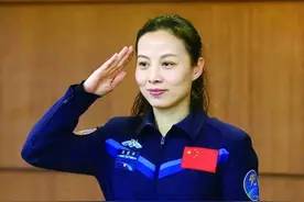 牺牲太大了！中国首个出舱女宇航员谈太空之旅：落地后路都走不了图片