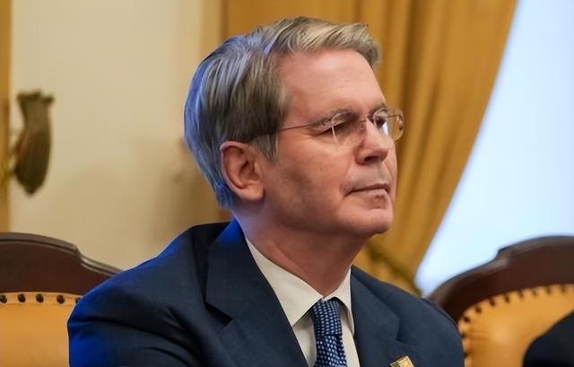 6国配合日本共同反华，中方停签合同掐住七寸，高市：无法容许