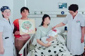 【产科|特色护理】产后中药洗头 中药足浴 让新妈妈们清爽坐月子！图片