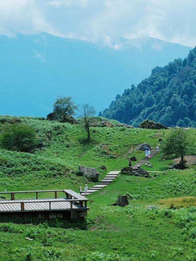 知道小凉山彝乡峡谷有多壮观吗？城巴佬！