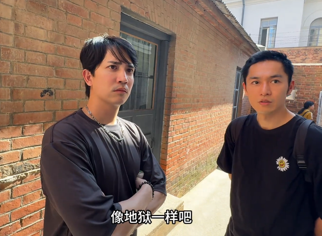 日本人带叔叔逛旅顺日俄监狱，看刑具落泪，道出日回避侵华原因