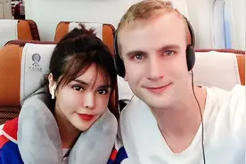 东北女子给丹麦男友生遗腹子，公婆送她大别墅，现定居国外很幸福图片