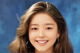 年过半百、离异带娃，却能将百亿财阀玩弄于股掌之中，她是谁？图片