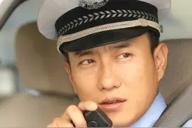 《谭谈交通》停播5年后，谭乔再穿警服，“谭sir”回来了图片