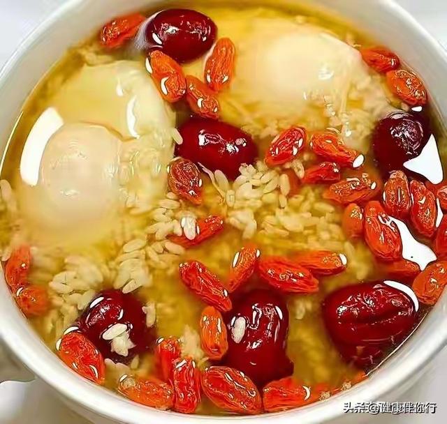 “十女九寒”，冬天建议女人：多吃3汤，驱寒强体，整个人都舒服