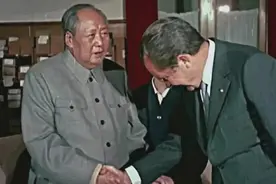 1974年，毛主席为何要邀请“落难”的尼克松访华？图片