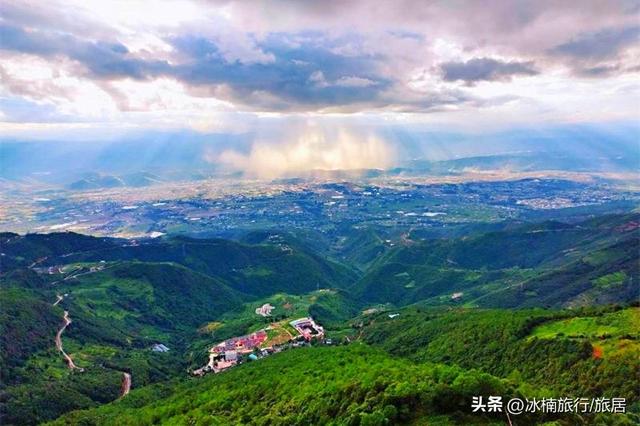 今夏全国面临热“烤”验！我在云南元谋躺平避暑，双城切换太香了