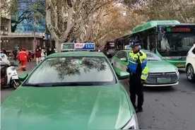 堵？郑州交警：早晚高峰期对高架桥控流图片