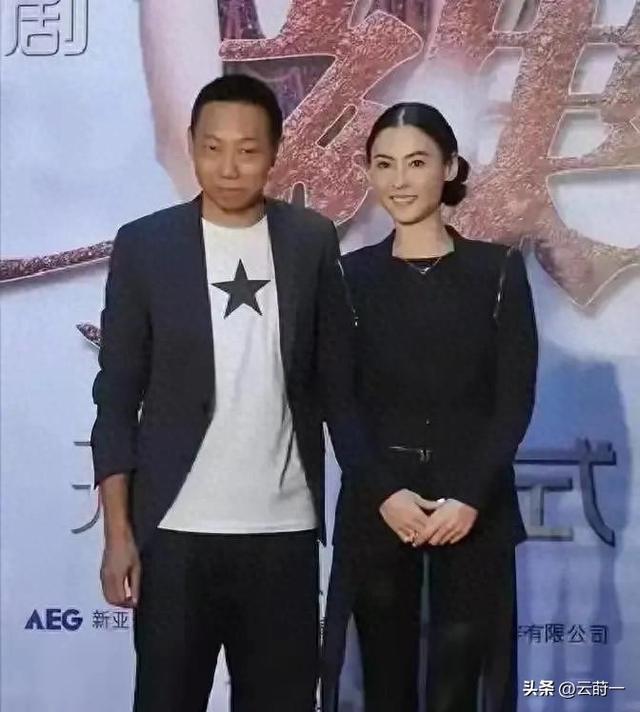 陪玩陪睡只是冰山一角，认干爹，舔手指，拜高踩低，实在荒唐！