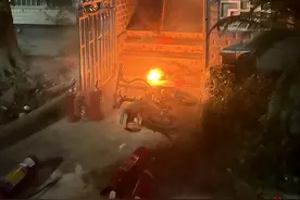 电动自行车电池起火自燃，消防提示：这些原因最易导致电池故障图片