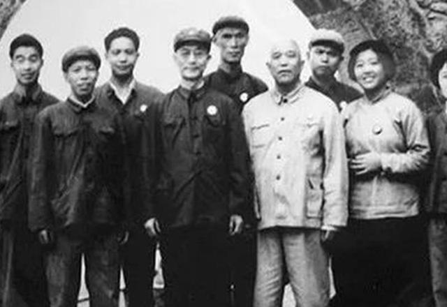 他两度担任河北省委书记，58岁被停职，1976年拒绝一切外部援助