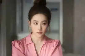 看看娱乐圈那些“从不脱腋毛”的女星，活成了多少男人的梦想？图片