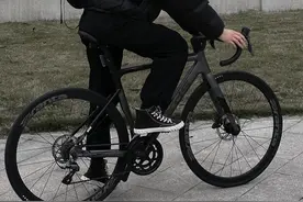 锻炼身体骑公路车好还是山地车好？图片