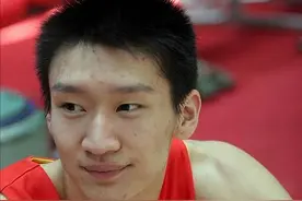 与名模离婚净身出户4年后，39岁的前男篮国手孙悦，今已判若两人图片