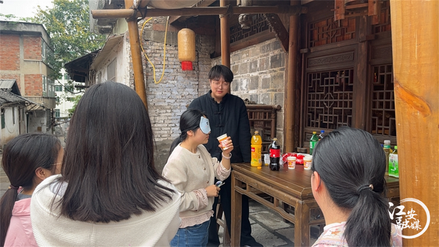 古街焕新潮！江安西街剧本杀点燃团建新风