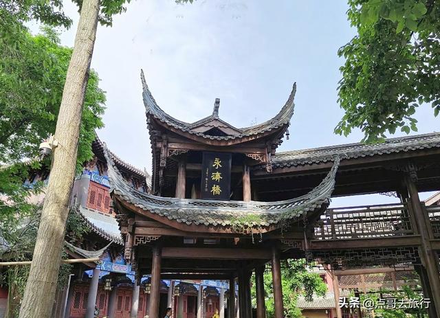 成都大邑最精致寺庙，钟鼓楼建于河上，超级漂亮，公共交通可达！