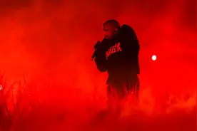 台风难挡“落YE归根”？美国说唱巨星在海南上演狂欢盛宴图片