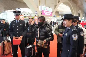 “温暖回家路 铁警伴你行”石家庄铁路警方开展春运首日宣传活动图片