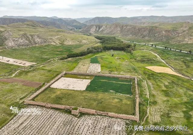 被村民遗弃的干柴洼古城，始建于汉代，1936年红军在此惨胜