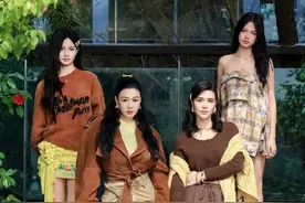 55岁钟丽缇带三个女儿出席活动，颜值超高，美得各有特色图片