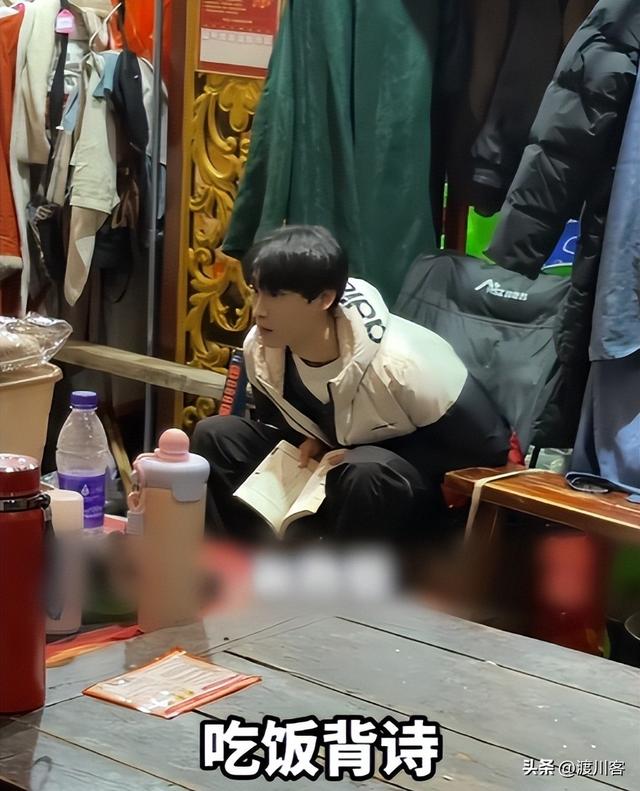 打脸擦边景区，唐山NPC李白火了，官方点名夸，凭两招带火一座城