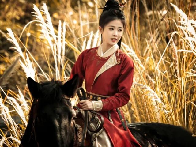白鹿《莫离》杀青！唐风绝美路透曝光，这对古装CP我先嗑为敬